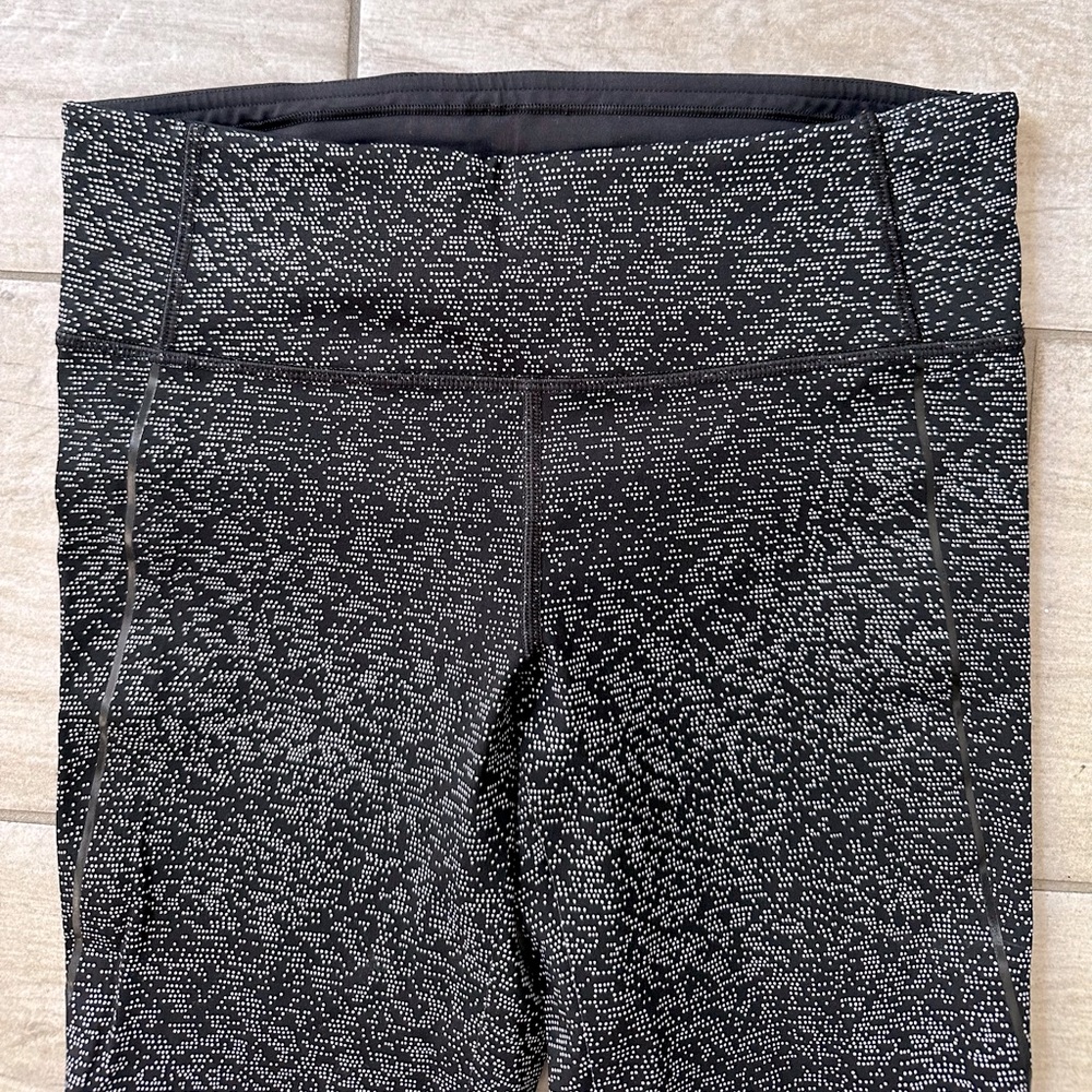 *SOLD*Lululemon Quick Pace 7/8 Cropped Soundwave Alpine Tights Size 6 - Picture 10 of 15